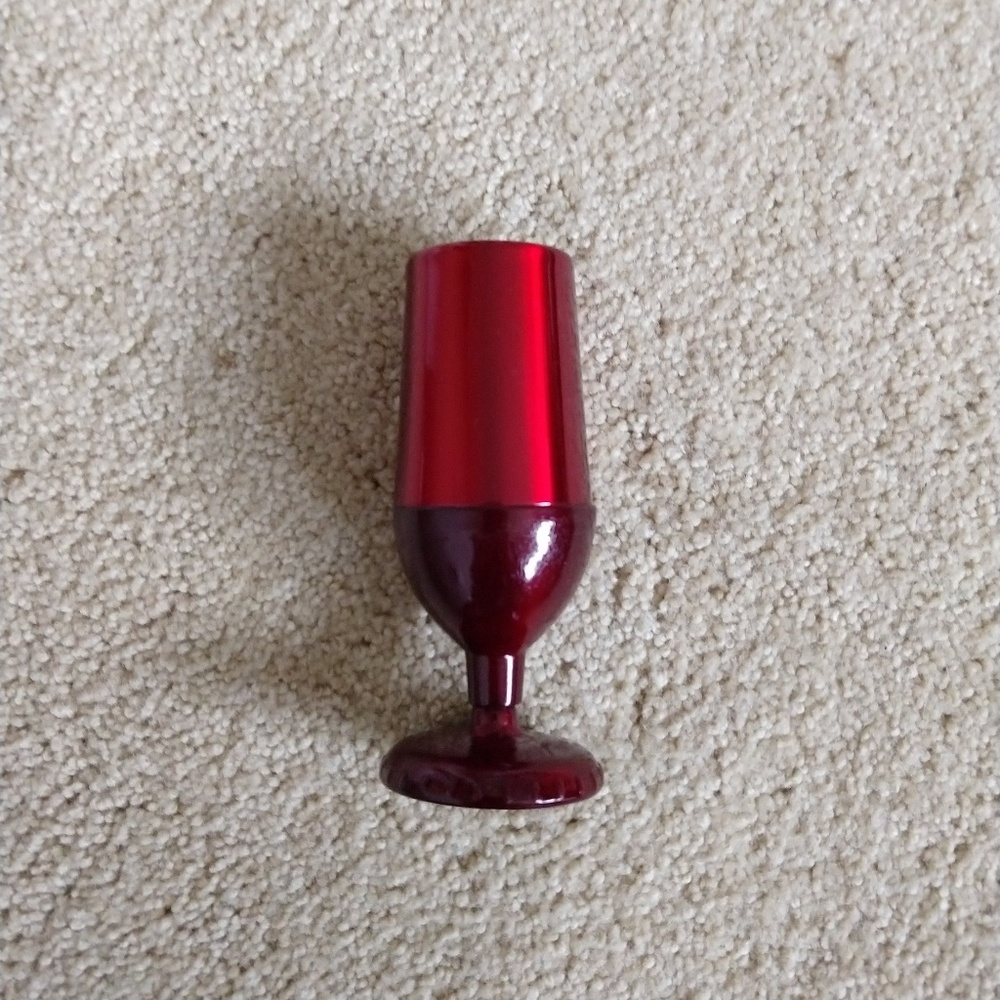 Cutesy wine glass wine bottle opener